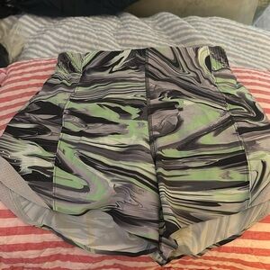 Never worn lululemon shorts